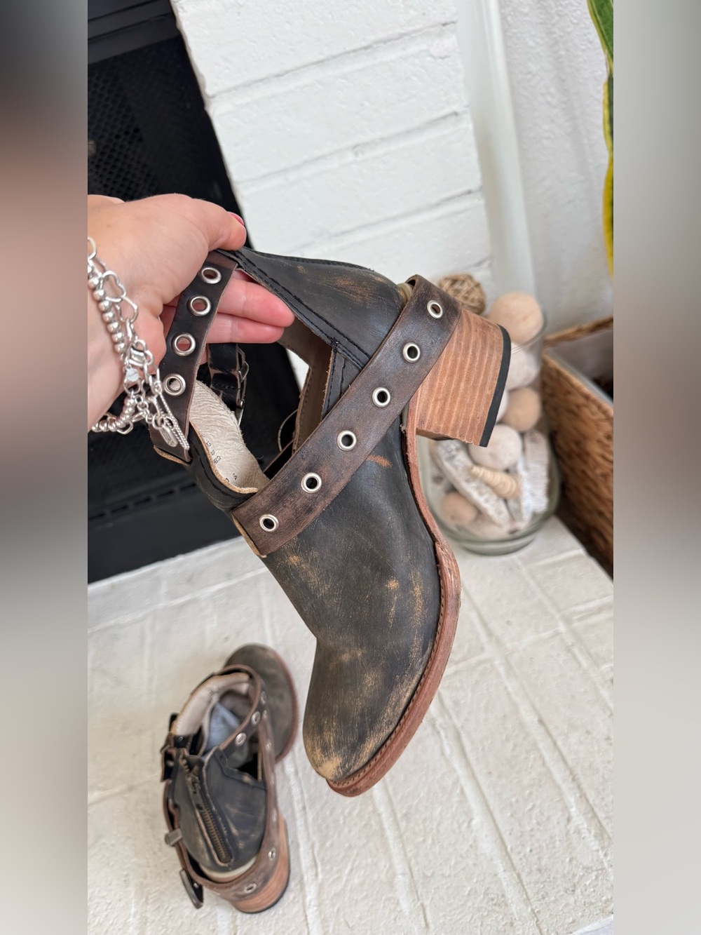 Freebird by Steven Leather Harness Ankle Boots Distressed Black Brown Size 9 - Picture 6 of 11